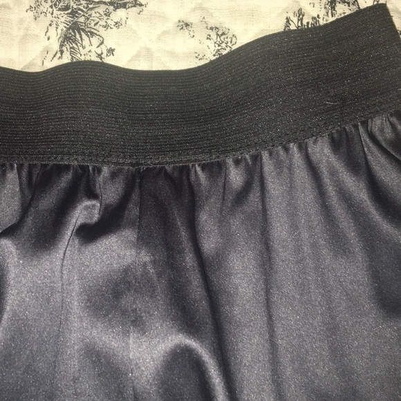 5/$20 NYInvasion Black/Grey Leather Skater Skirt - Picture 4 of 8